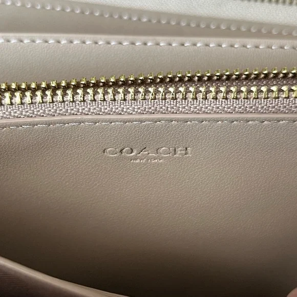 Coach Wallet🎈🎈 - Picture 7 of 9